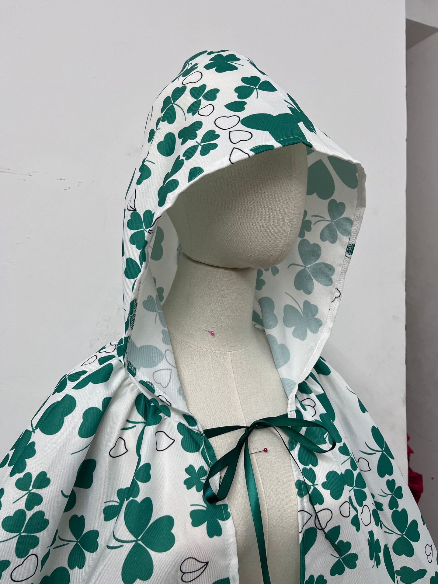 2026 New Arrival Unisex St. Patricks Day Hooded Cloak Shamrock Print Long Cape